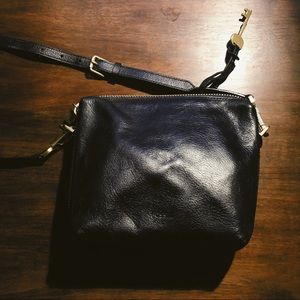 NWOT - Fossil Maya Crossbody Bag in Black
